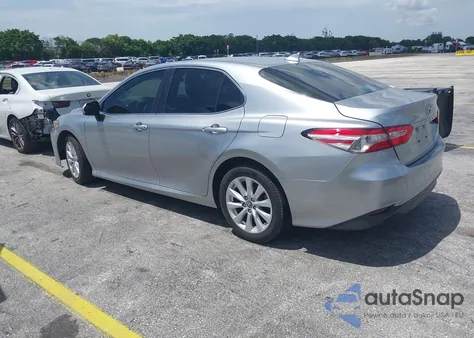 2019 Toyota Camry Le z USA, uszkodzony, nr VIN 4T1B11HK7KU791491